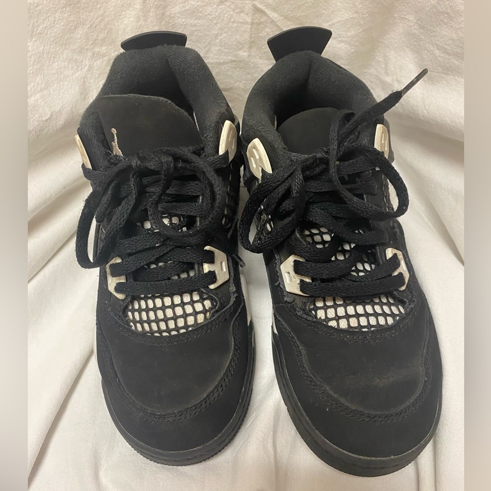 Air Jordan "White Thunder" Kids Sneakers. Size 3C.